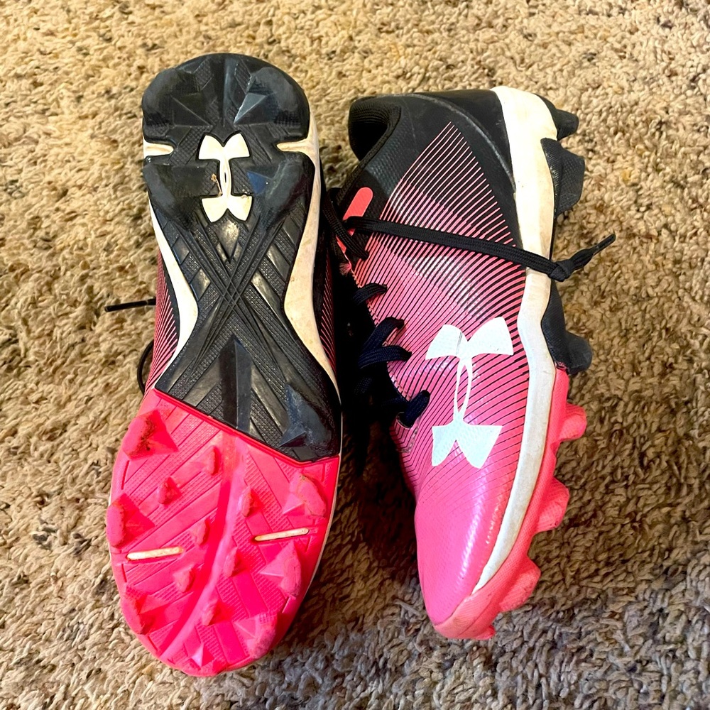 Youth cleats